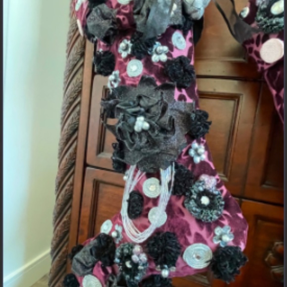 KEEPSAKE (Handcrafted) Luxury One-Of-A-Kind Christmas Stockings (Vintage) - Picture 4 of 6